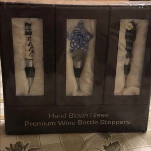 Wine stoppers set of 3